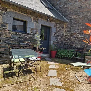  Appartement Maisonnette En Centre Bretagne